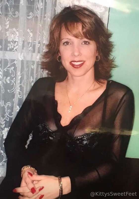 Throwback to 39 year-old me, just after buying my lingerie s..