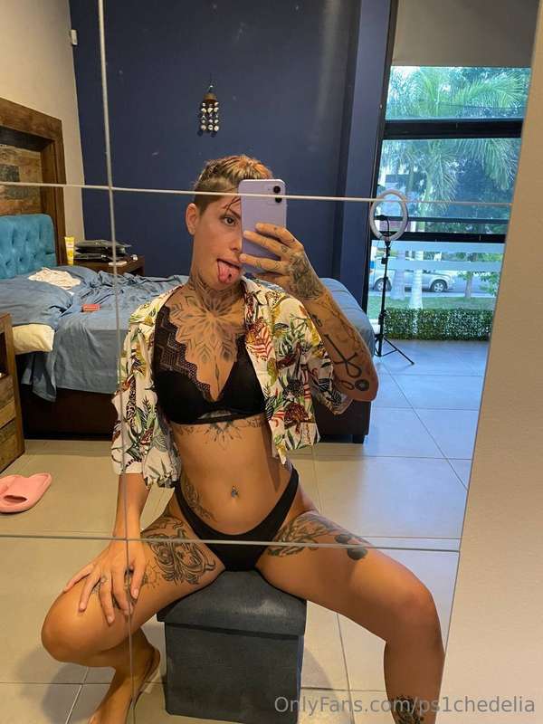 Yo creo que me voy a tirar a la cama. Quien me acompaña? ❤️