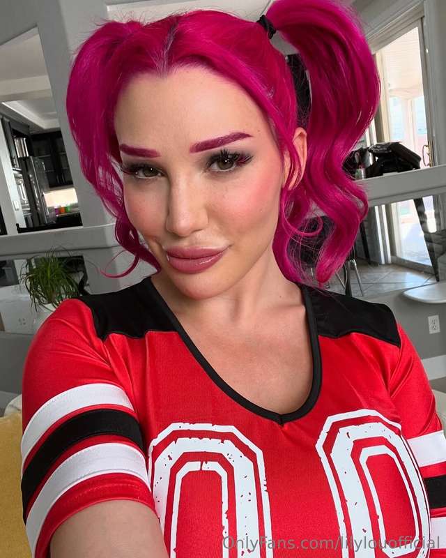 Hey little pervert, ready to goon for me all day long? 👅