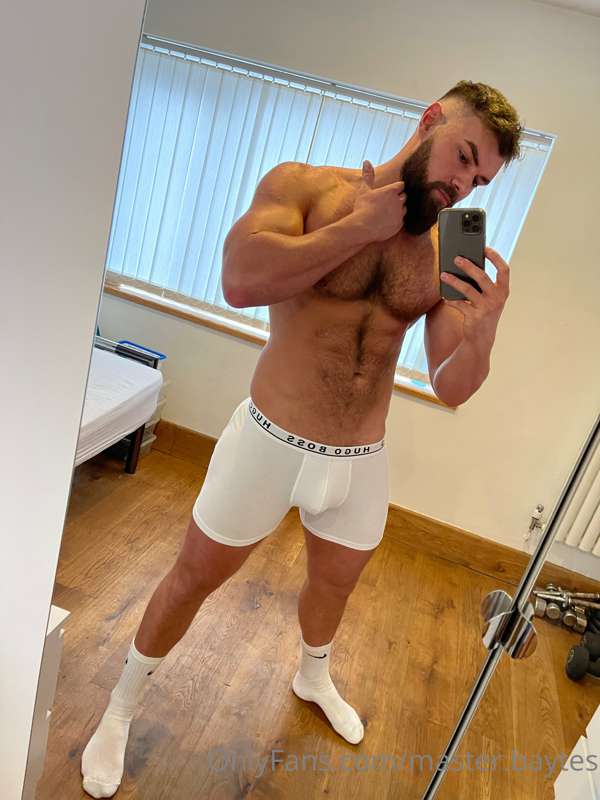 Who likes sox and feet? 🤔