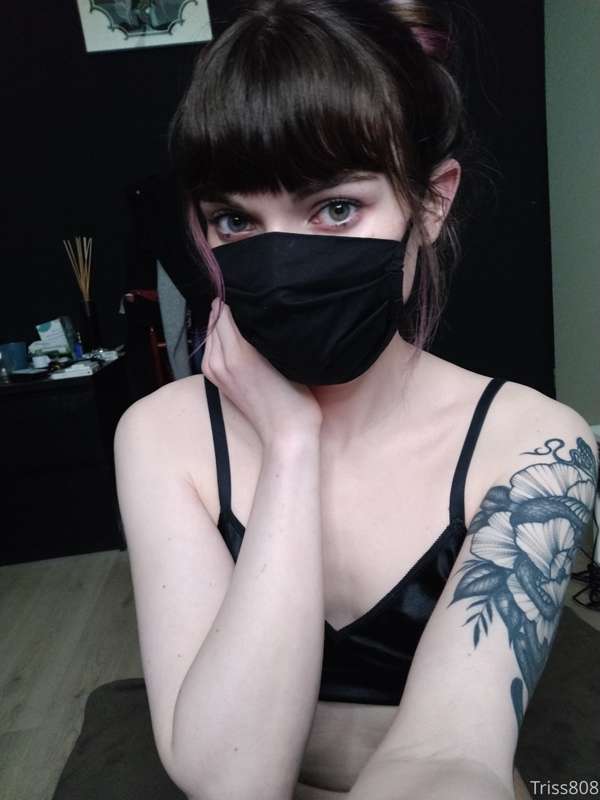 Hii everyone!

Idk but you all but I've been really horny la..
