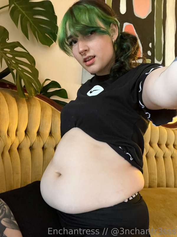 Please look at my belly and not the lint on my shirt lolol 🥯.. 4