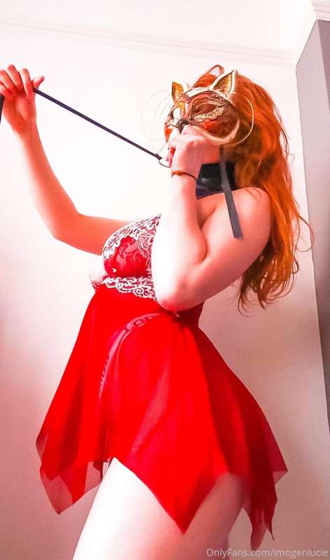She lets you take her by the leash into the next door room.... 2