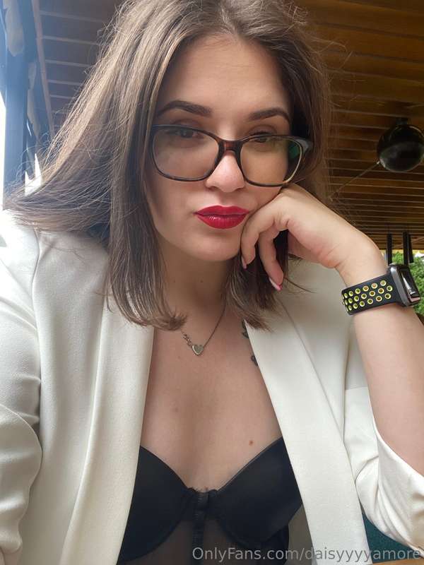 Glasses: sexy accessory or nerdy disguise? You tell me 😏