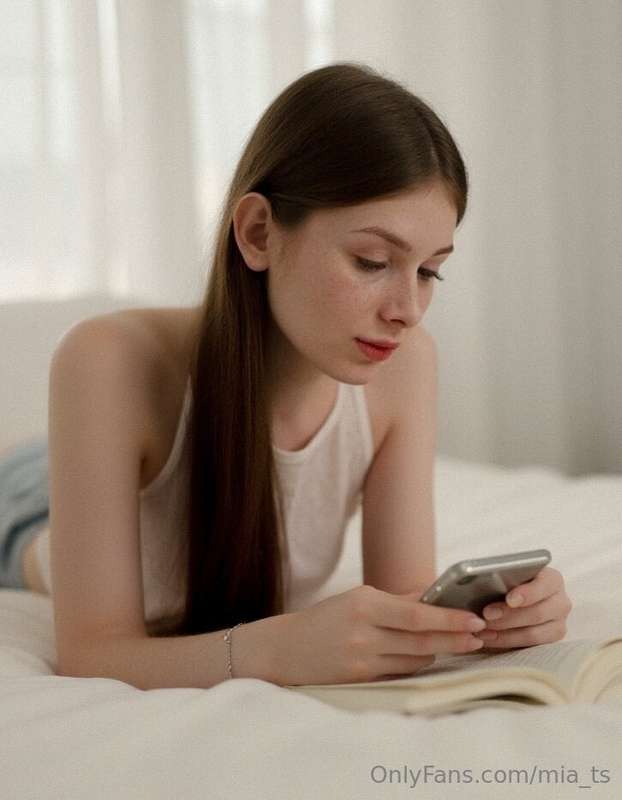 📖 A book in my hands is like a portal to another world.Love ..