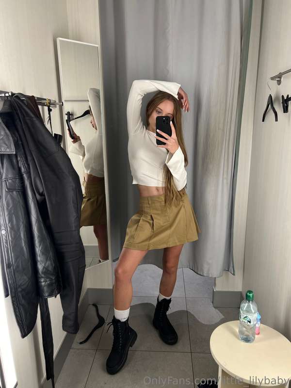  Peeked into the fitting room and I think I'm being visited ..