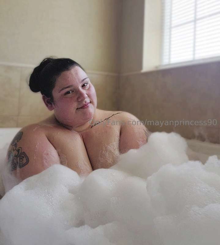 🧖🏻‍♀️🫧🧼🛁
Tell me you would join in the bubbly fun!

PSA📣 You..