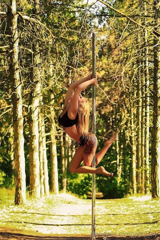 Would you like I dance for you on your “pole” 🍌💦🩷