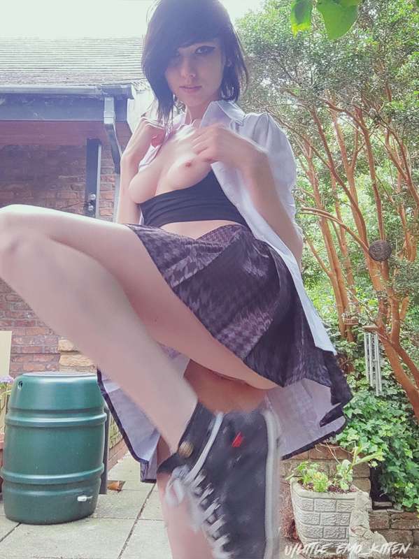 Little_Emo_Kitten - Fansly - 15 Aug, 2022 1