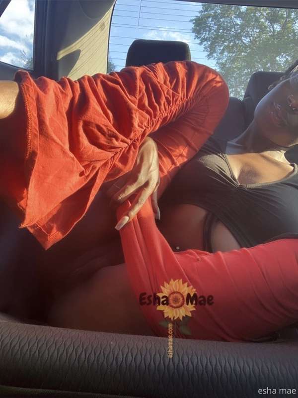 can you come finish taking my clothes off for me? 🥺 2