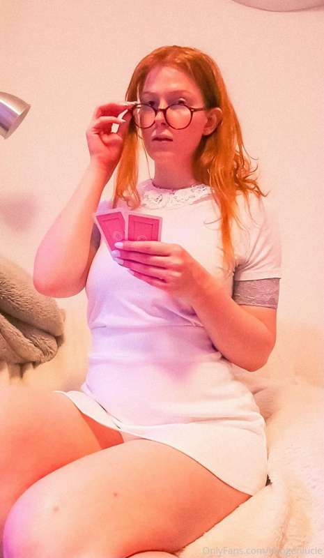 Who’s ready to see this nerd lose at strip poker?😜😈