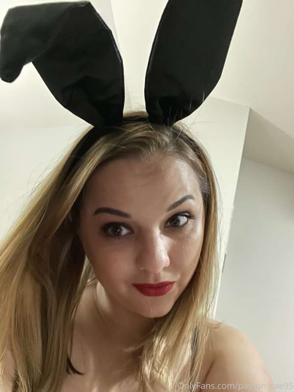 It shoot time babes! 🐰😘