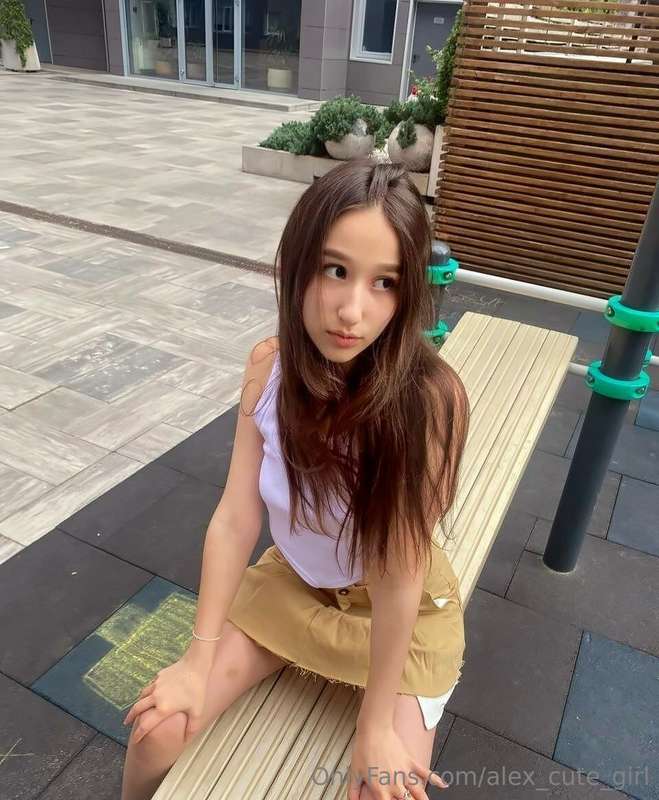 ⚡️@ollikittyx NOW WET⚡️ Oh my god @ollikittyx wants you... I..