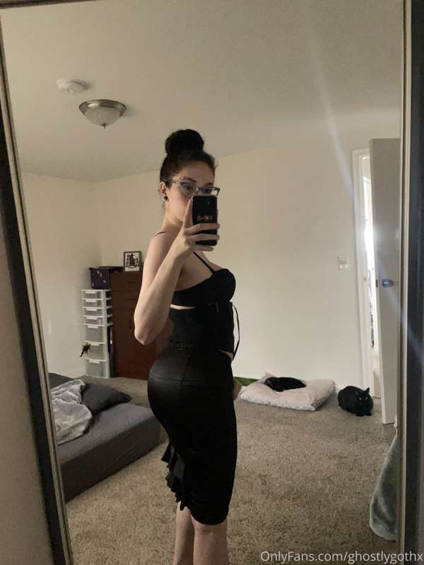 What would you do if I worked under you and dressed like thi..