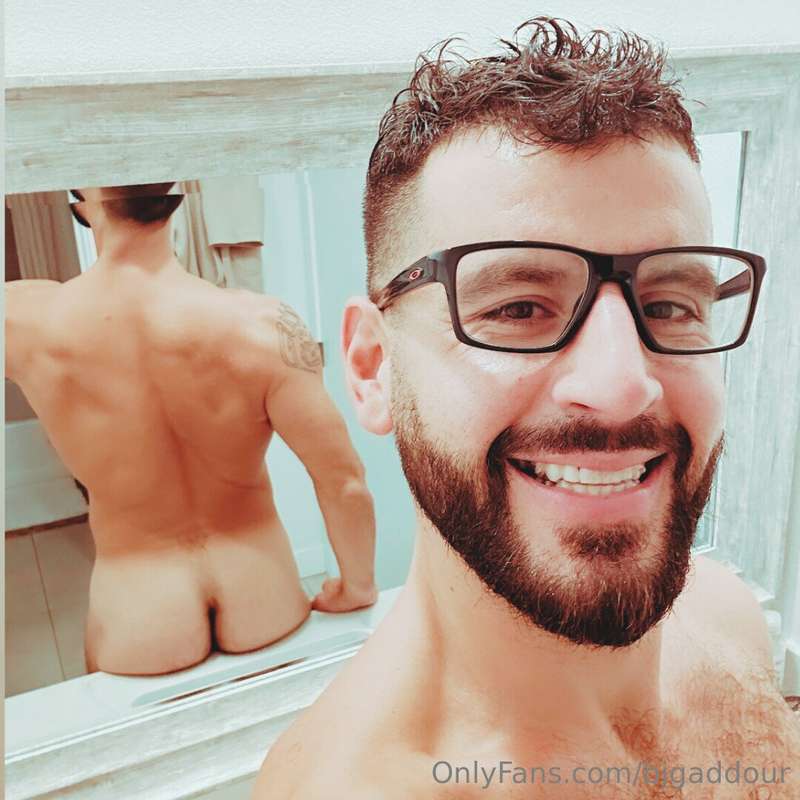 Thinking of you to start my day. Do you like a big, muscular..