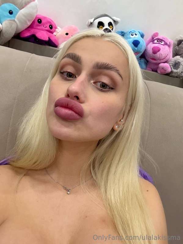 Pouting my lips... well? 😚