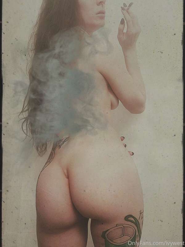 💦💦 Wet and bent in Winnipeg. Having a soapy shower with a gr..