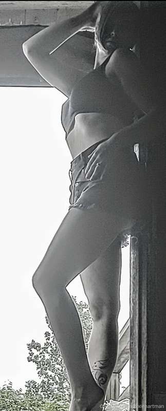 Wanna see what's under these shorts? DM me for more 😉 ❤️ 💋 😘
