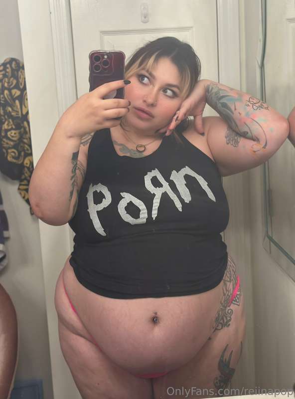 good afternoon from me & my huge belly 🥰 what should I fill .. 2