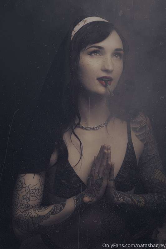 A few photos from my latest shoot, we were going for a darke.. 3