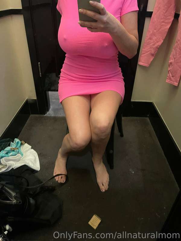 Dressing Room @ Victoria’s Secret 💕 
Pretty sure the girl wa.. 11