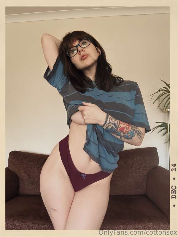 I took some photos! Not naughty ones of me but of pretty thi.. 6