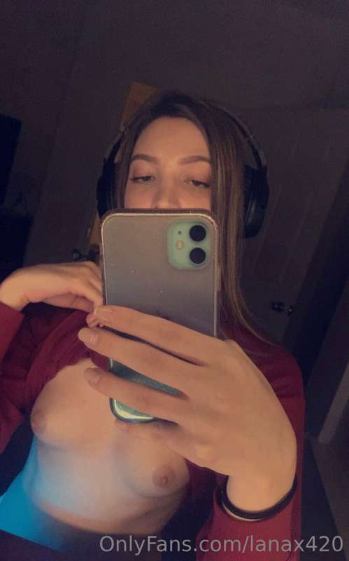 😈