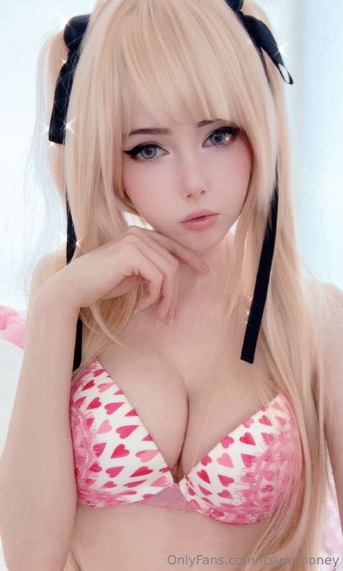 I tried on my Marie Rose cosplay for the first time yesterda.. 4