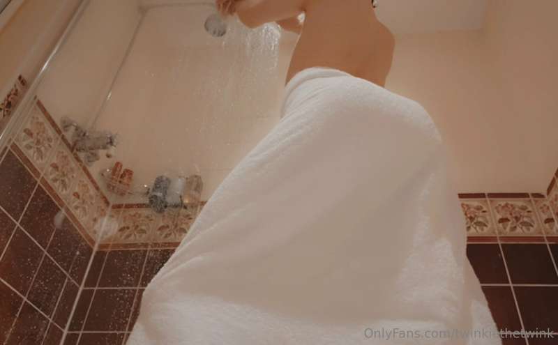 Oops... lost my towel... can you help me pick it up? 👉👈❤️ 7