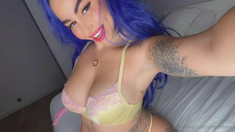 The queen of turning you on 😋😈💦