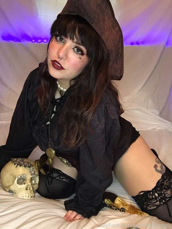 Arrr! Ye lookin’ for some booty? ⚓️ 23