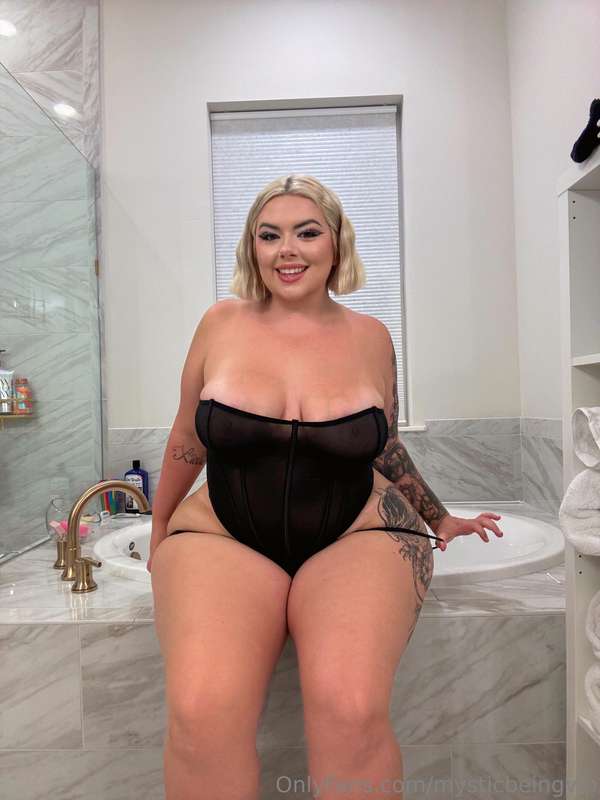 Keep swiped to undress me 😈 2