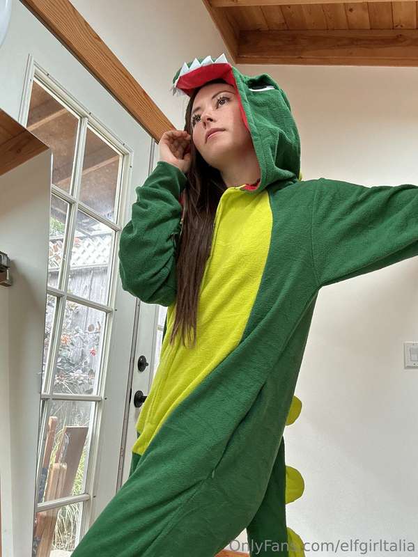 starting the new year off with DINO-MITE 🦖