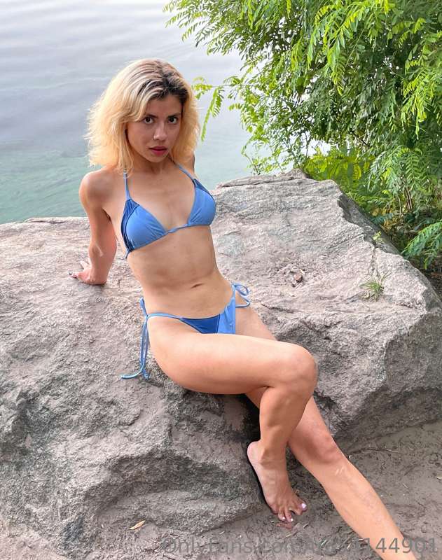Do you know what a mermaid looks like, rate the similarity f..