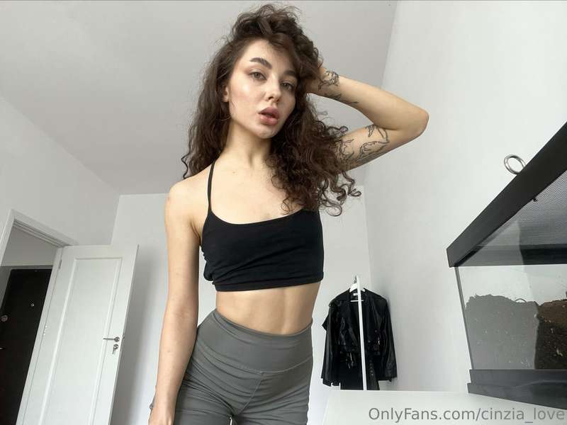 Cinzia_Love - Onlyfans - 2024-02-13T12:00:32