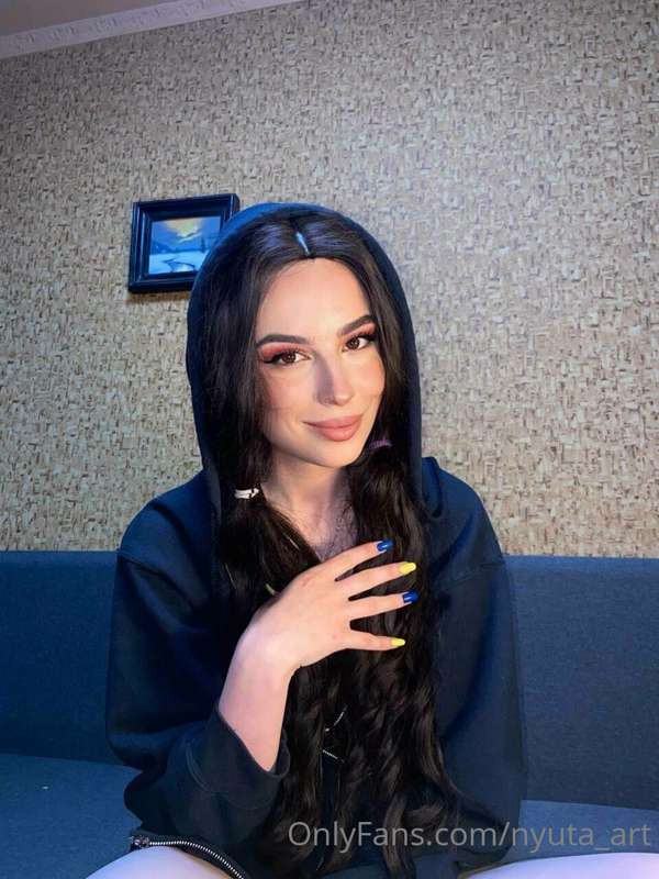 Have you already guessed what my nail colour means ? 😉💖
Ther..