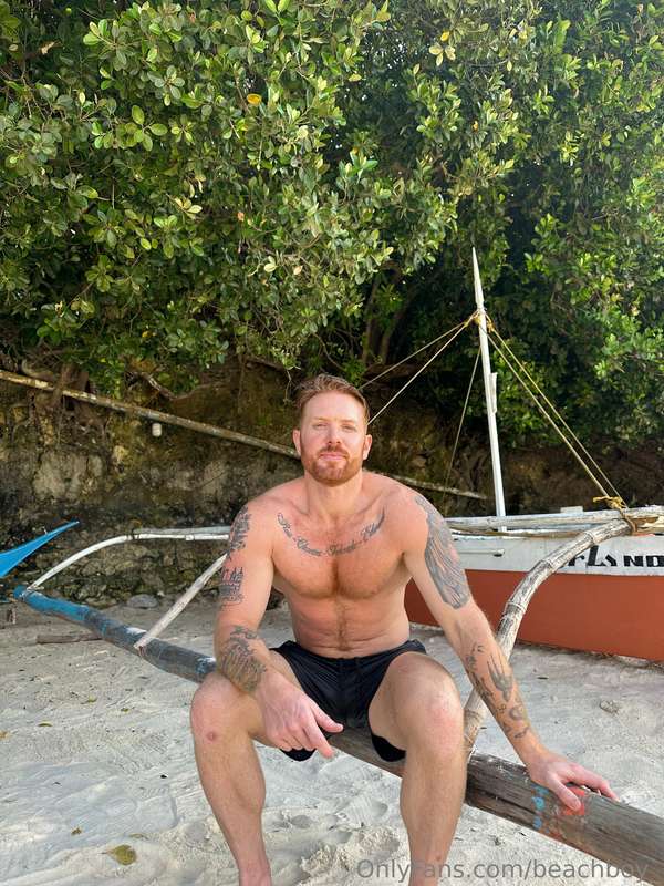 Hi baby! I’m busy in paradise… just a lil dump of content he.. 8