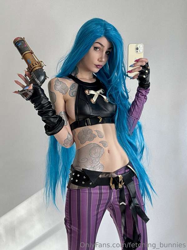 you all loved my jinx cosplay sm 😍 so here are some more top..