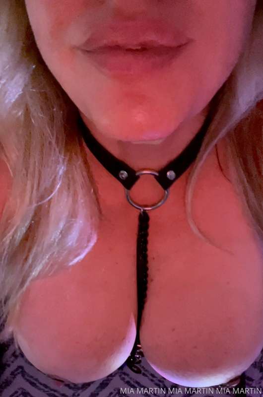 How long would you last if I put these big lips on your cock..