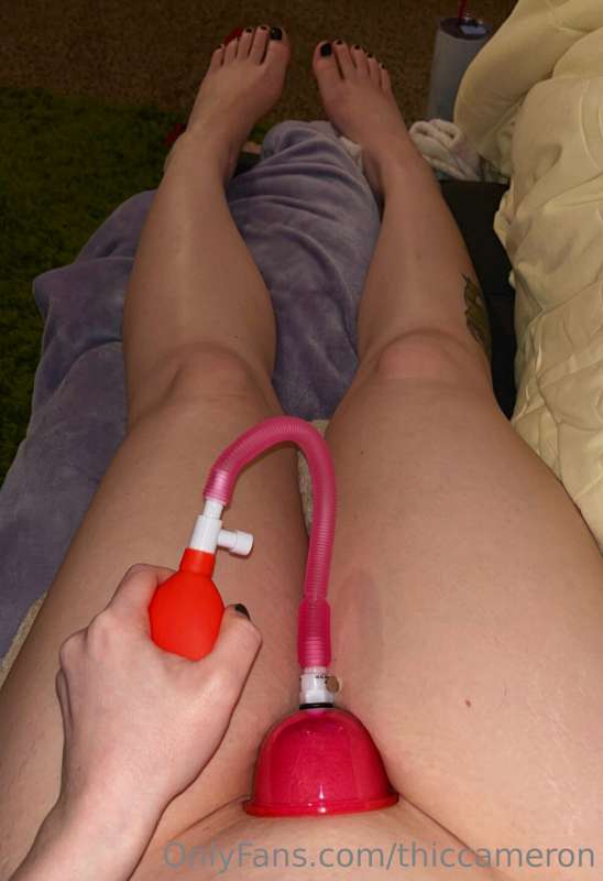 using a pussy pump for the first time 😩😩 it felt really fuck.. 4
