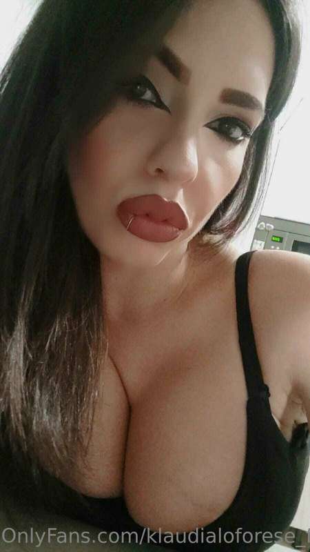 Sono a fuoco 🔥  ti aspetto su onlyfans.com/klaudialoforese