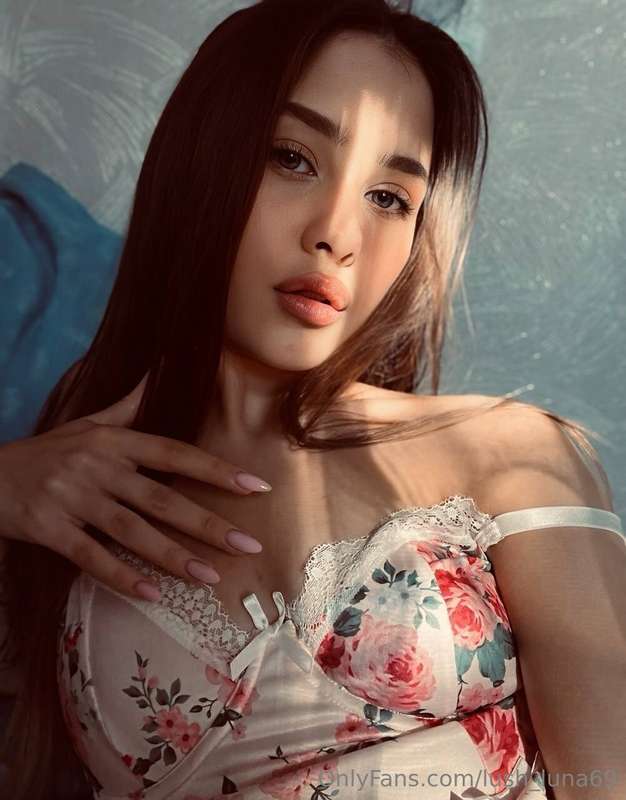 I wish I could say this photo is filter-free...but you can s..
