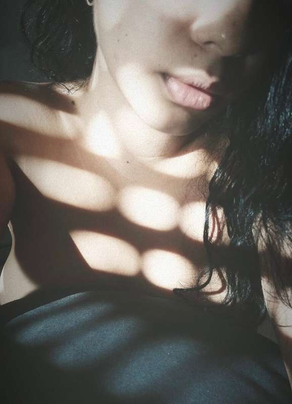 the reflection on my brown skin☀️