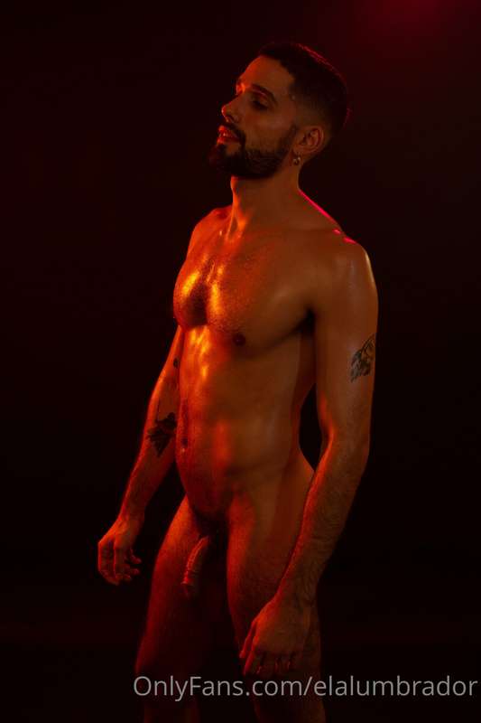 Photoshoot. Model: @kinkyandtender 1