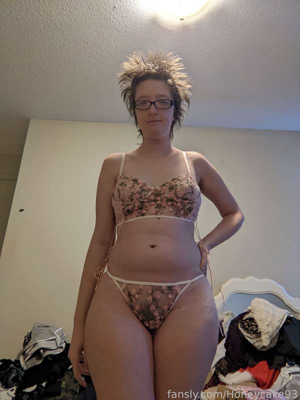 Honeycake93 - Fansly - 24 Jan, 2022