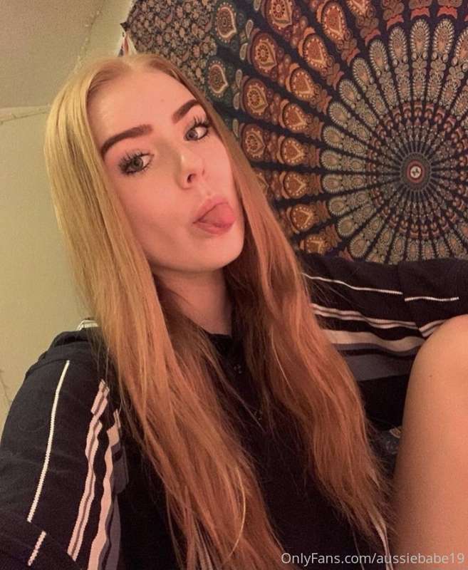 Hi daddy 🥰🥰👅 send me a picture of your cock and tip me 10$