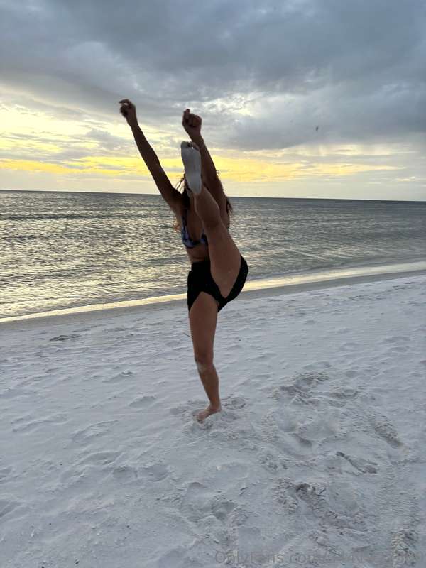 Did you know I used to do cheer? 