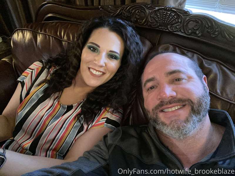 Hope everyone has a Merry Christmas! Got a very hot date com..