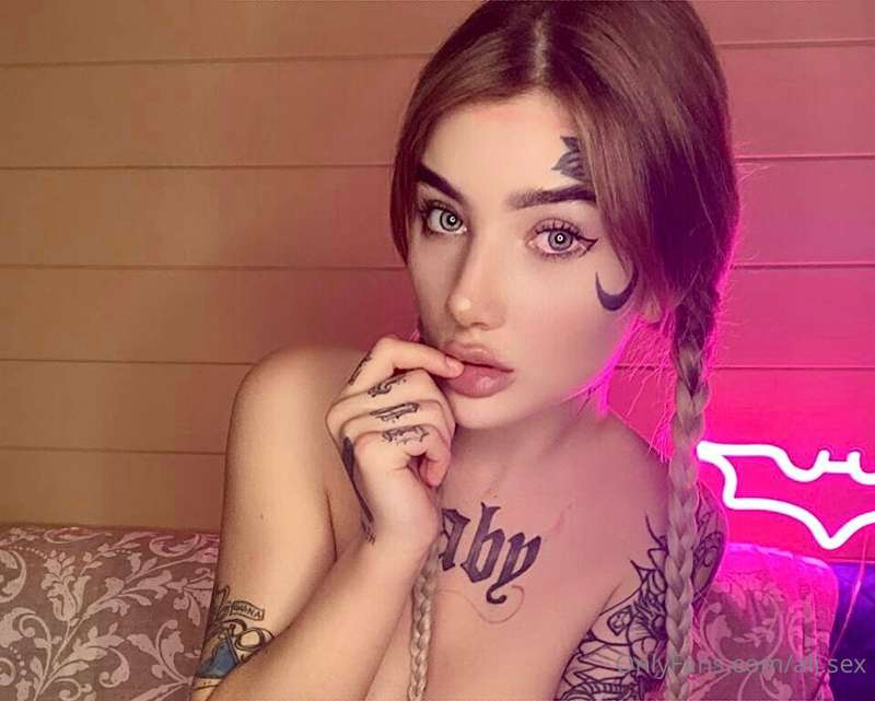 I wanna please you, daddy💋💋Wanna take my hair and fuck me in..