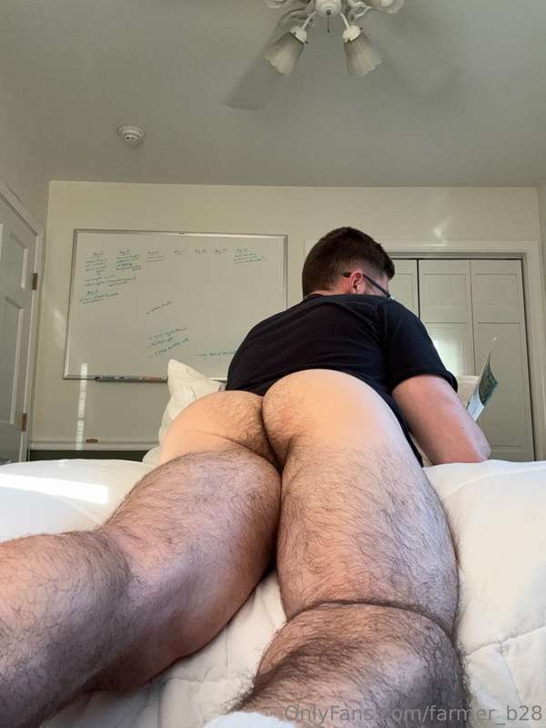 You see me reading my book on my bed like this, what you doi.. 3